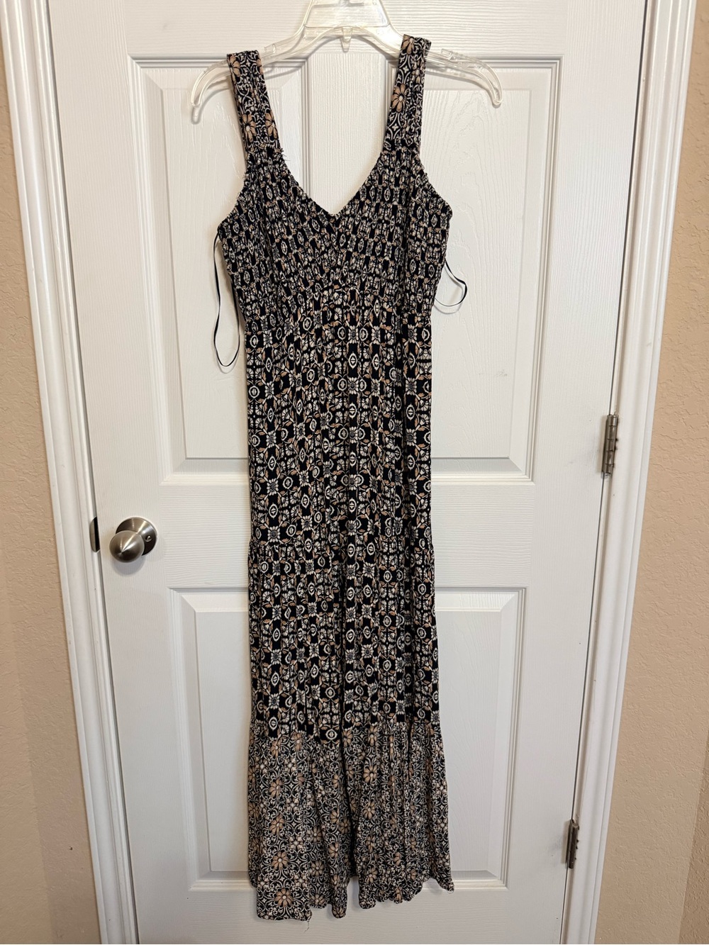 Sleeveless Black & Cream Printed Jumpsuit